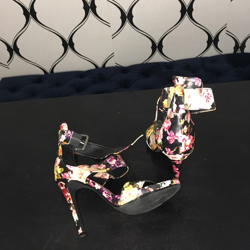 Floral Anne Michelle shoes work once